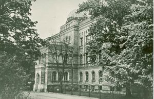 the-anatomical-theatre-in-the-1920s