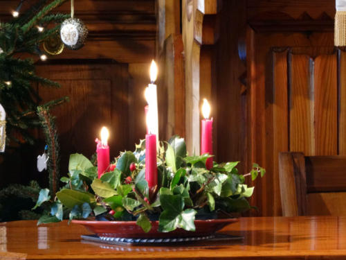 Most people in Croatia are catholics, so Advent is an important time for them. It is tradition, to have an Advent wreath with four candles, that symbolizes endlessness. The candles symbolize different parts of history and life: First candle (purple): creation – hope Second Candle (purple): embodiment - peaceThird Candle (pink): redemption - joyFourth Candle (purple): ending - love