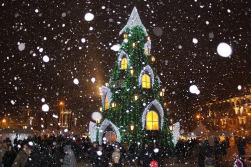 In Lithuania, Christmas Eve requires a lot of preparations. The entire house is cleaned, the bedding changed and everyone washes and puts on clean clothes for the Christmas meal. Many people go to bathhouses. Some believe, that being clean will protect them from evil or diseases during the coming year.